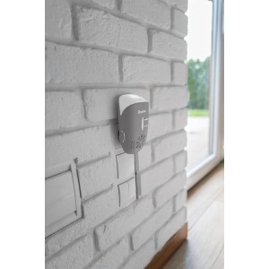 Elektryczny odstraszacz na gryzonie i insekty z lampką LED