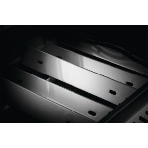 Grill gazowy Napoleon Rogue XT 525 SIB z palnikiem bocznym Sizzle Zone, Czarny