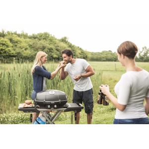 Grill gazowy Napoleon TravelQ PRO285X z wózkiem nożycowym, Czarny