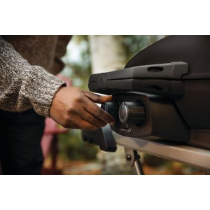 Grill gazowy Napoleon TravelQ 285X na kartusze z wózkiem nożycowym, Czarny