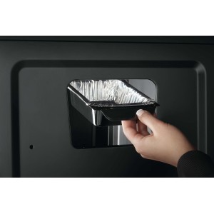 Grill gazowy Napoleon Legend 425 DSIB z palnikiem bocznym Sizzle Zone, Czarny