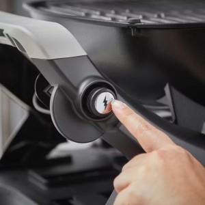 Grill gazowy Weber Q1200N na kartusze ze stojakiem, Czarny