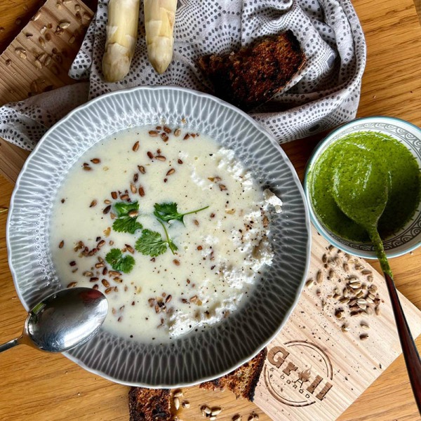 Szparagowe love! Przepis na krem według Jurka Sobieniaka.