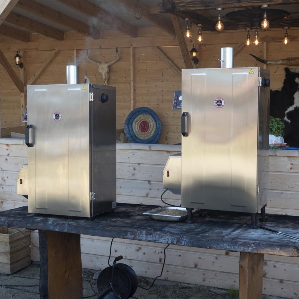 Odkryj sztukę wędzenia z wędzarkami Borniak - Twoja droga do wyjątkowego smaku!